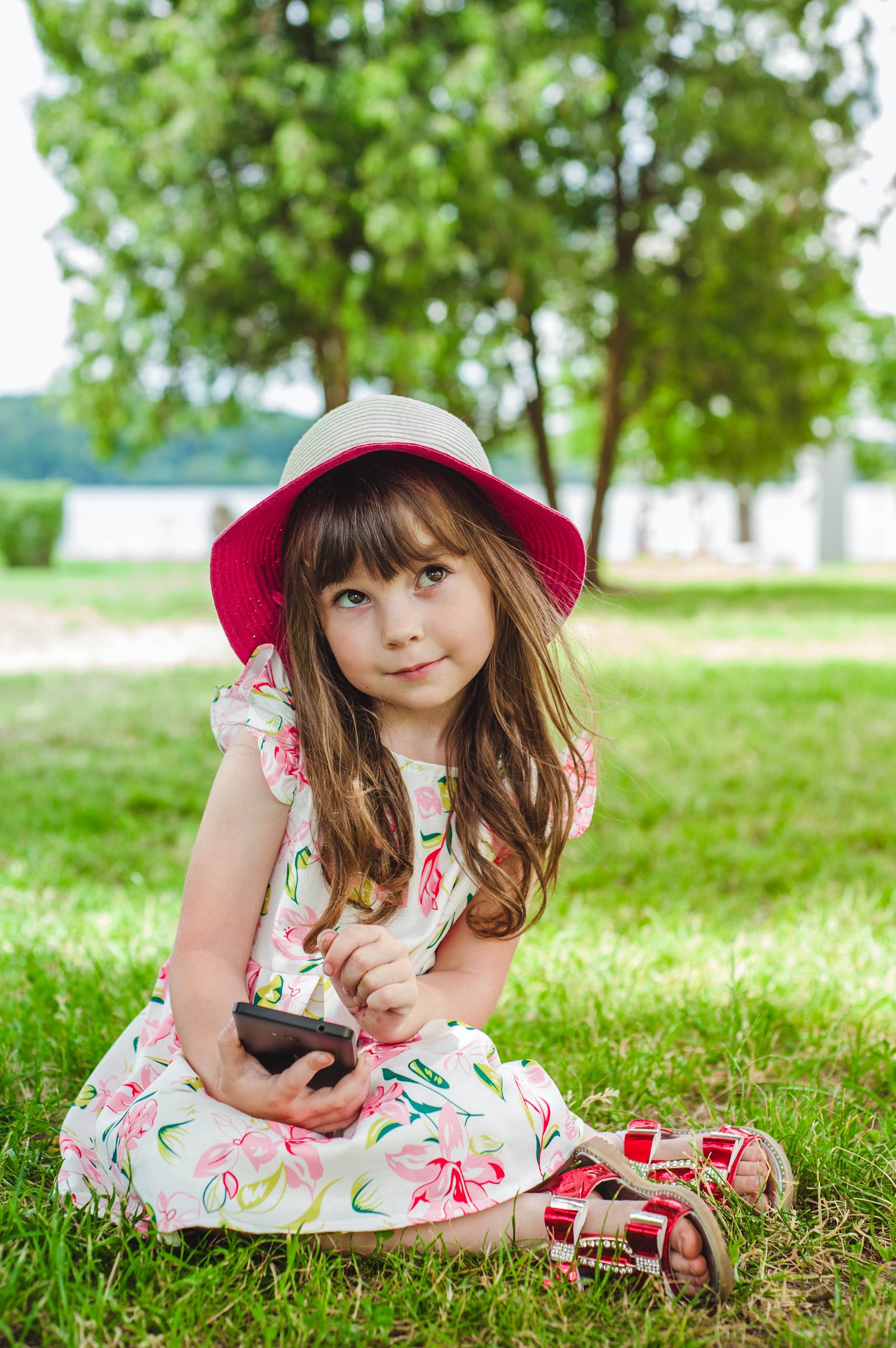 Reisende am Smartphone